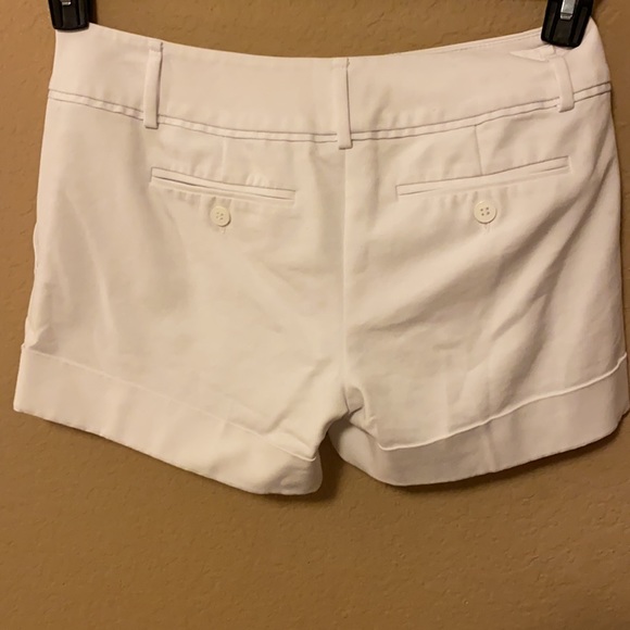 White shorts - Picture 2 of 2